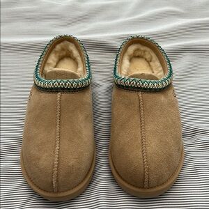 Authentic UGG Women’s Tasman.